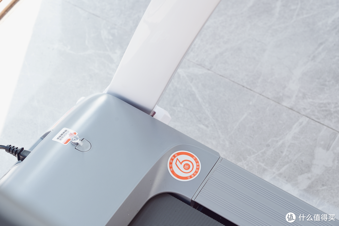 亿健 天猫联合定制跑步机ELF 跑步机：减震功能远超想象