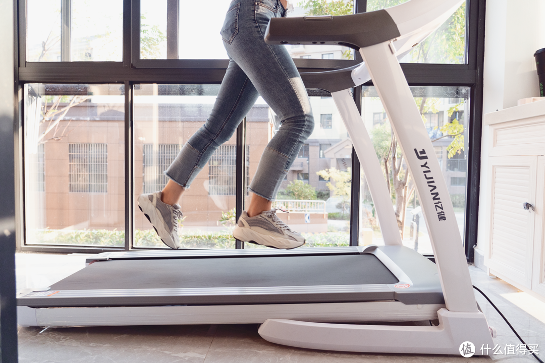 亿健 天猫联合定制跑步机ELF 跑步机：减震功能远超想象