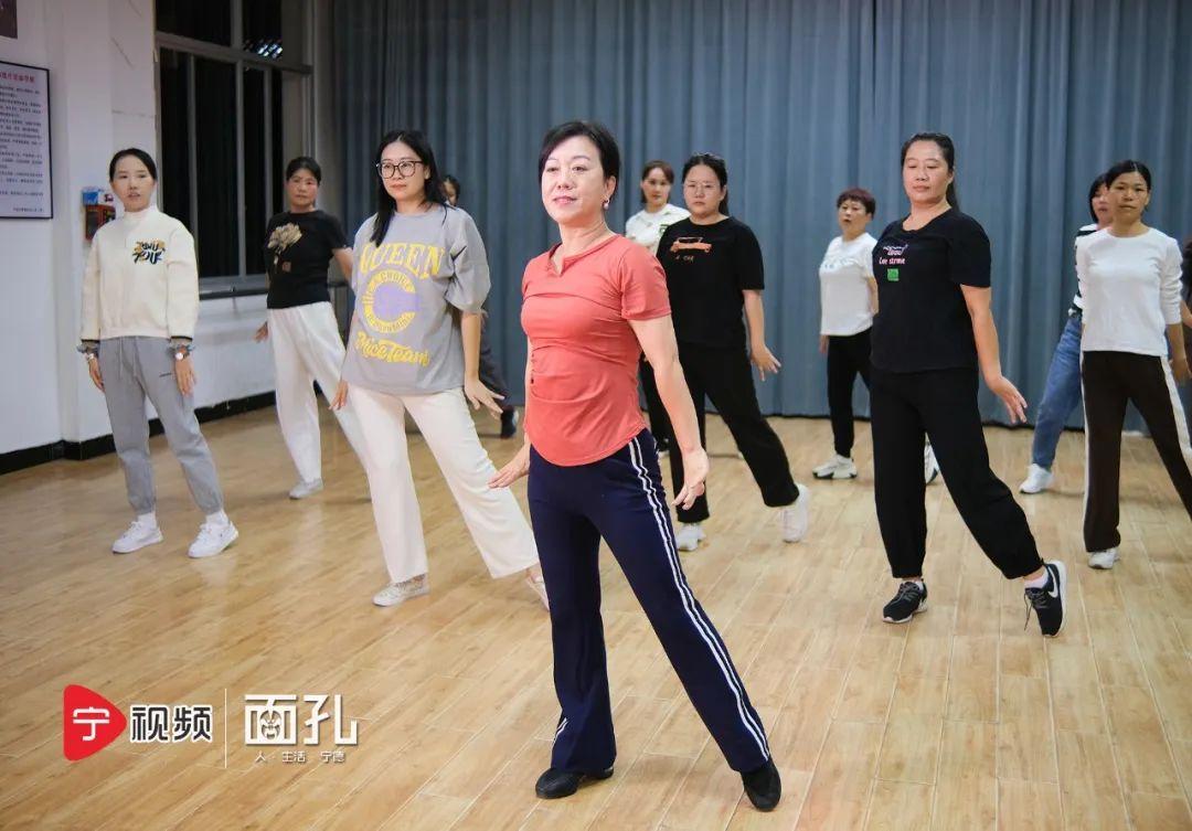 佳木斯快乐舞步笫六套_黑龙江佳木斯快乐舞步第二套_黑龙江佳木斯快乐舞步健身操