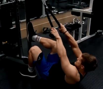 怎样练好三角肌后束,达到自然外翻的效果?