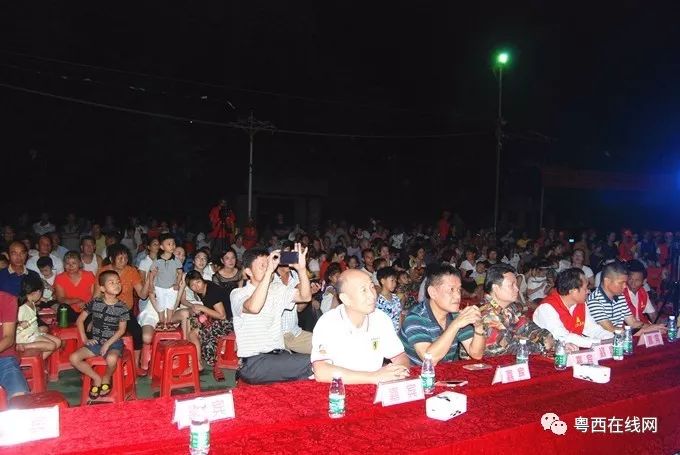 广场舞串烧,我们的南海_南海之恋广场舞_广场舞南海姑娘