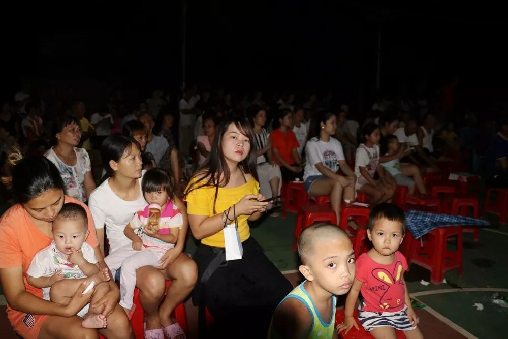 广场舞南海姑娘_南海之恋广场舞_广场舞串烧,我们的南海