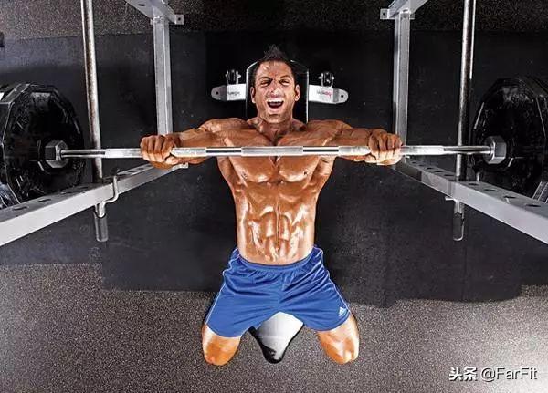 pg网赌软件下载 练胸肌找对方法！哑铃卧推，杠铃卧推的区别，你知道吗？