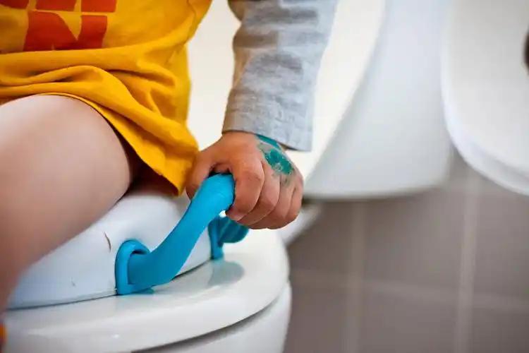 如何判断孩子是否准备好脱纸尿裤_纸尿裤穿到几岁合适_什么时候可以训练幼儿大小便