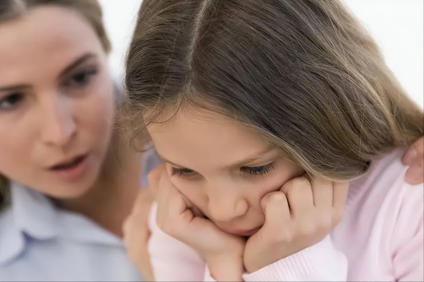 如何判断孩子是否准备好脱纸尿裤_什么时候可以训练幼儿大小便_纸尿裤什么时候脱合适