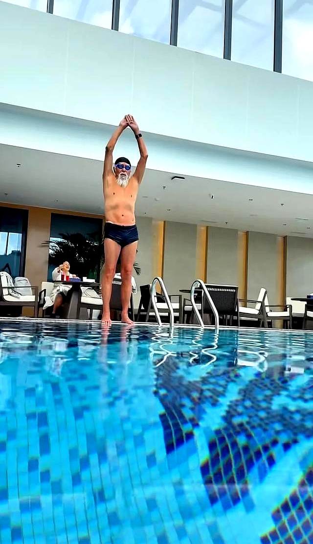 王德顺减肥方法_中老年人锻炼身体视频_30岁小肚腩89岁胸肌