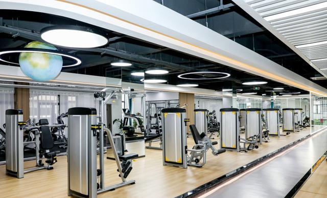 分钟计费健身模式_社区运动器材有哪些_3块钱健身房