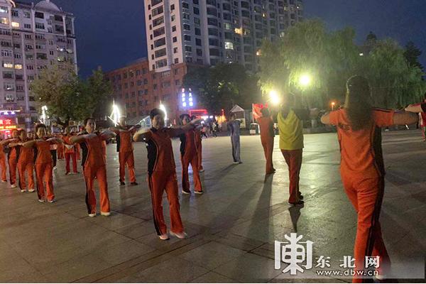 佳木斯健身舞蹈发展历程_佳木斯快乐舞步第二套动作分解_佳木斯快乐舞步健身操