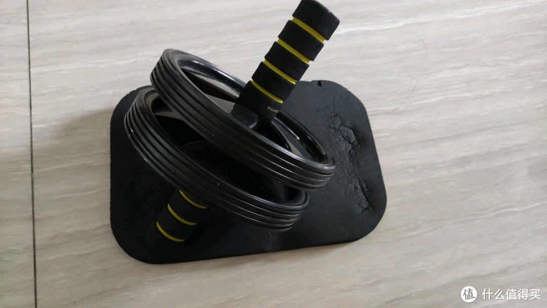 问鼎赏金女王pg官网入口下载 健腹轮是不是鸡肋？说说健腹轮的长与短