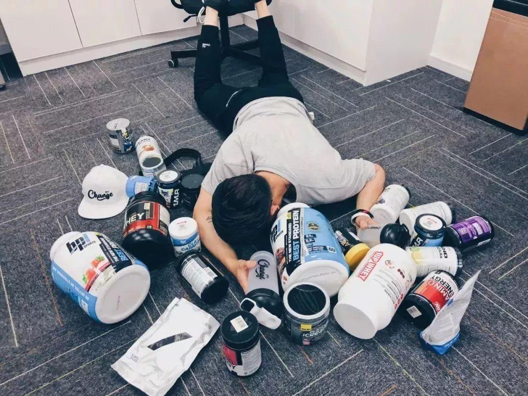 免费健身方法_开始健身没钱怎么做_健身护腕有什么用