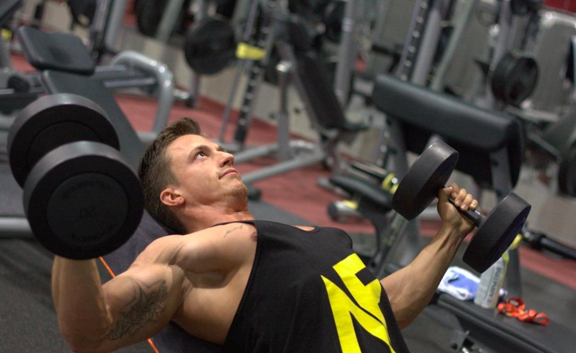 免费健身方法_开始健身没钱怎么做_健身护腕有什么用