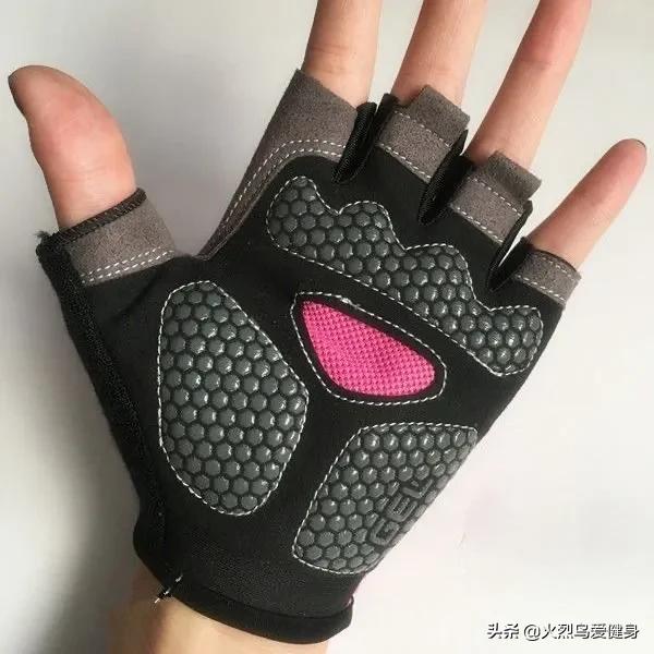 健身手套_健身手套小还是大点好_健身手套大小怎么选