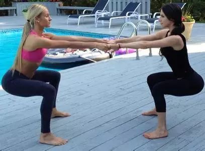 腿粗练深蹲会不会越来越粗_深蹲把腿练粗了_练深蹲会让腿变粗吗