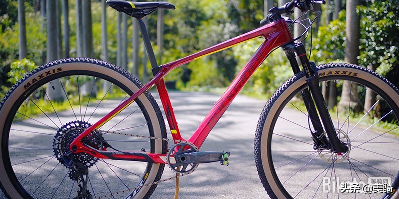 问鼎娱官网app下载入口 美骑评测｜中庸但绝不平庸 迪卡侬全新山地车XC900