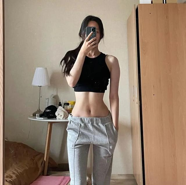 俯卧撑做多少天有效果_每天30-40个俯卧撑效果_坚持俯卧撑3年身体素质提升