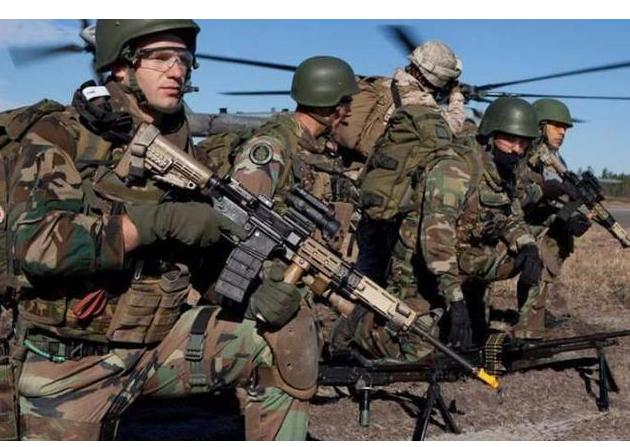 美军单兵装备价值_战术手套美军与解放军区别_健身手套半指