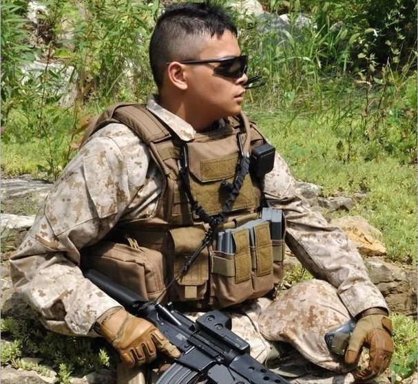 美军单兵装备价值_战术手套美军与解放军区别_健身手套半指