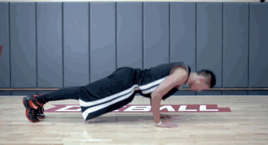 俯卧撑做多少天有效果_俯卧撑做一天休息几天_俯卧撑天天做还是隔天做好