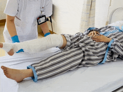 膝关节置换术康复计划_膝盖置换术后如何锻炼_膝关节置换术后康复训练