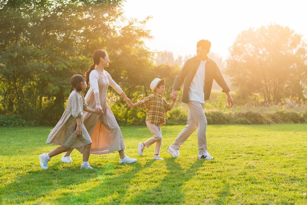 冬季学生体育锻炼的重要性_科学锻炼增强体质_冬季儿童户外运动