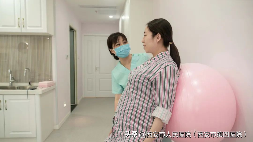 拉玛泽呼吸减痛法应该怎么做_导乐陪伴分娩服务_家庭化产房分娩