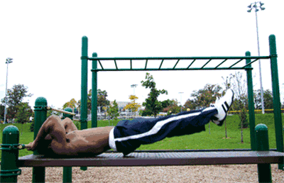 无器械健身计划 _居家全身健身动作 _没有健身器怎么练胸肌