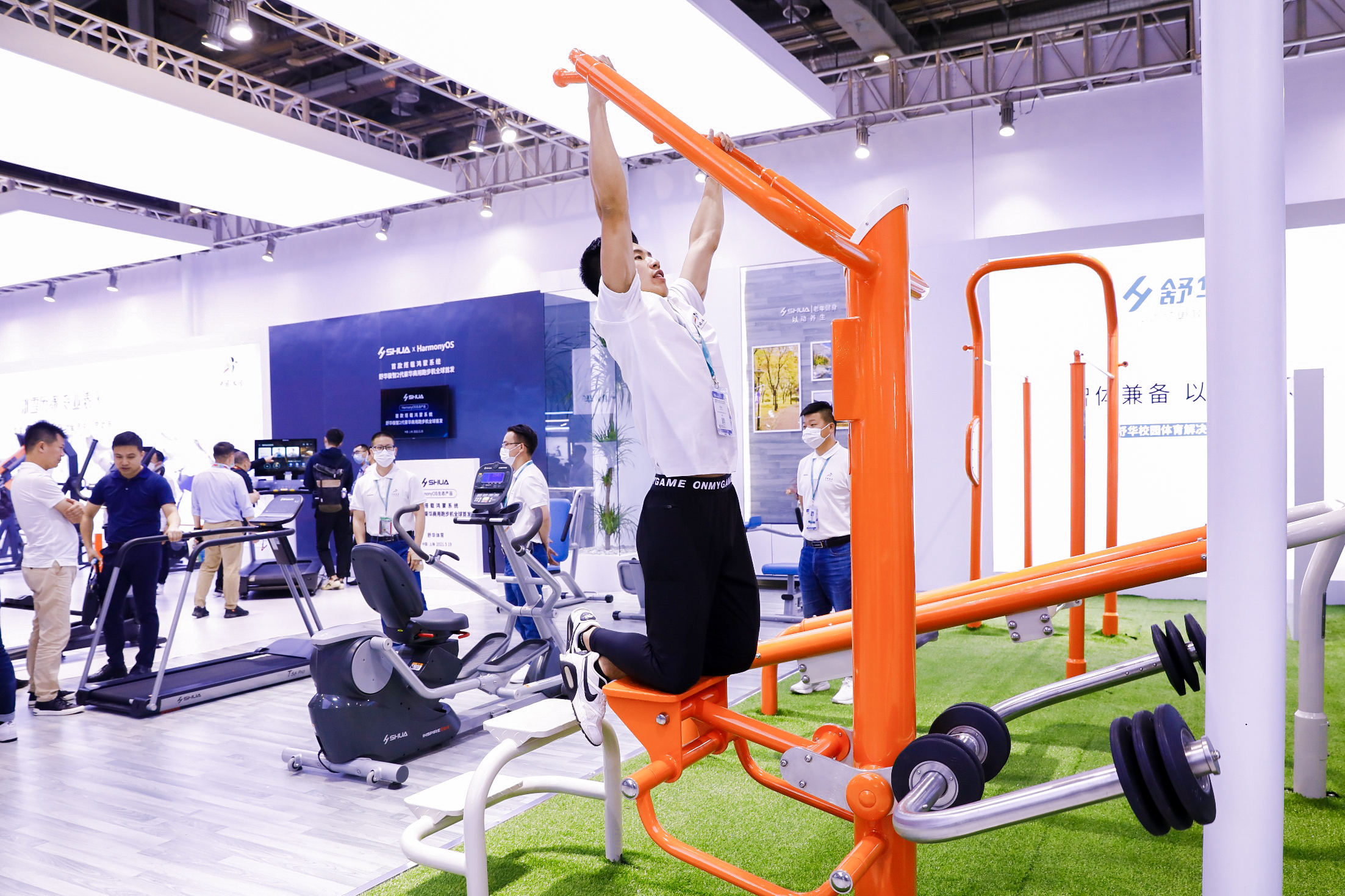 舒华智能健身器材_舒华与冬运中心合作产品_舒华综合训练器