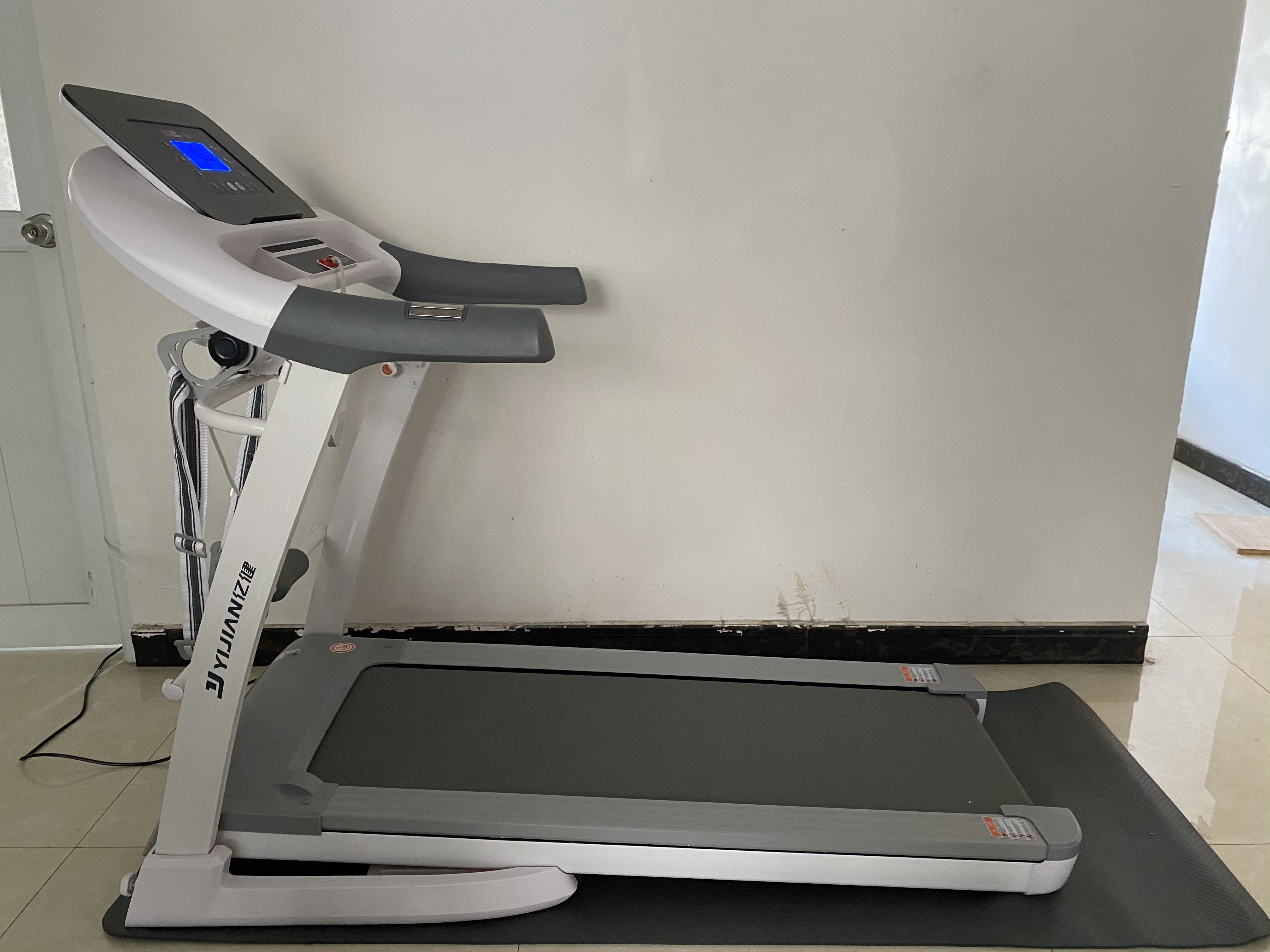 练跑步机时适合听的歌_亿健精灵ELF跑步机 语音控制 多功能健身器材