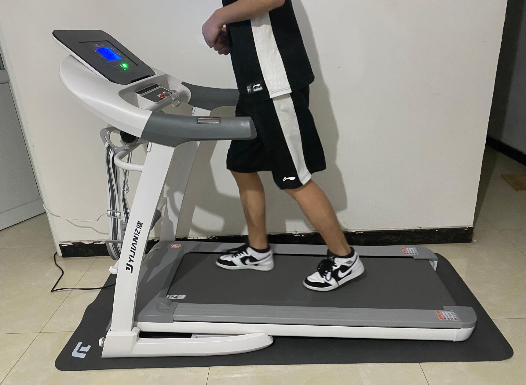 练跑步机时适合听的歌_亿健精灵ELF跑步机 语音控制 多功能健身器材