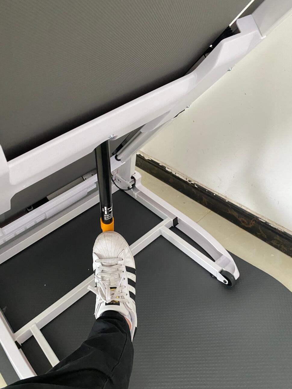 练跑步机时适合听的歌_亿健精灵ELF跑步机 语音控制 多功能健身器材