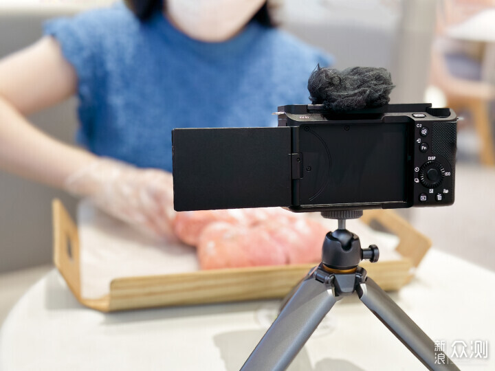 索尼ZV-E1相机体验，选卡、选镜头一文看全_新浪众测