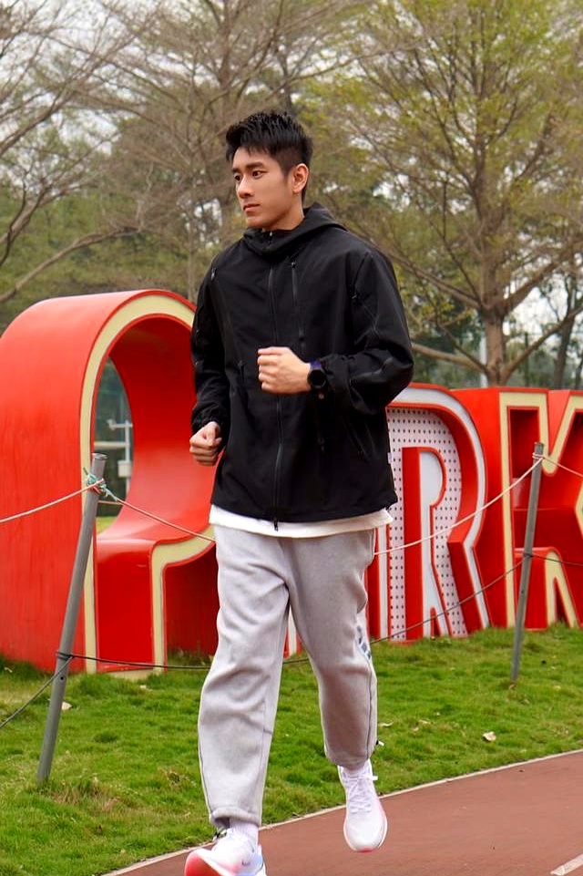 国产运动品牌_国产跑步机什么牌子好_中年运动消费趋势