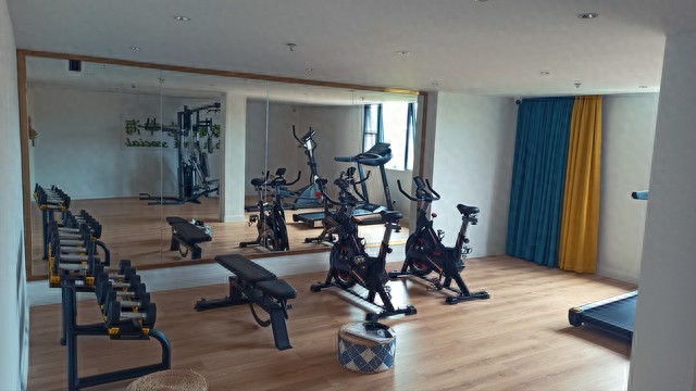 pg问鼎安卓下载 桂林健身房选器材？耐用智能款适配酒店_校园，提升健身体验