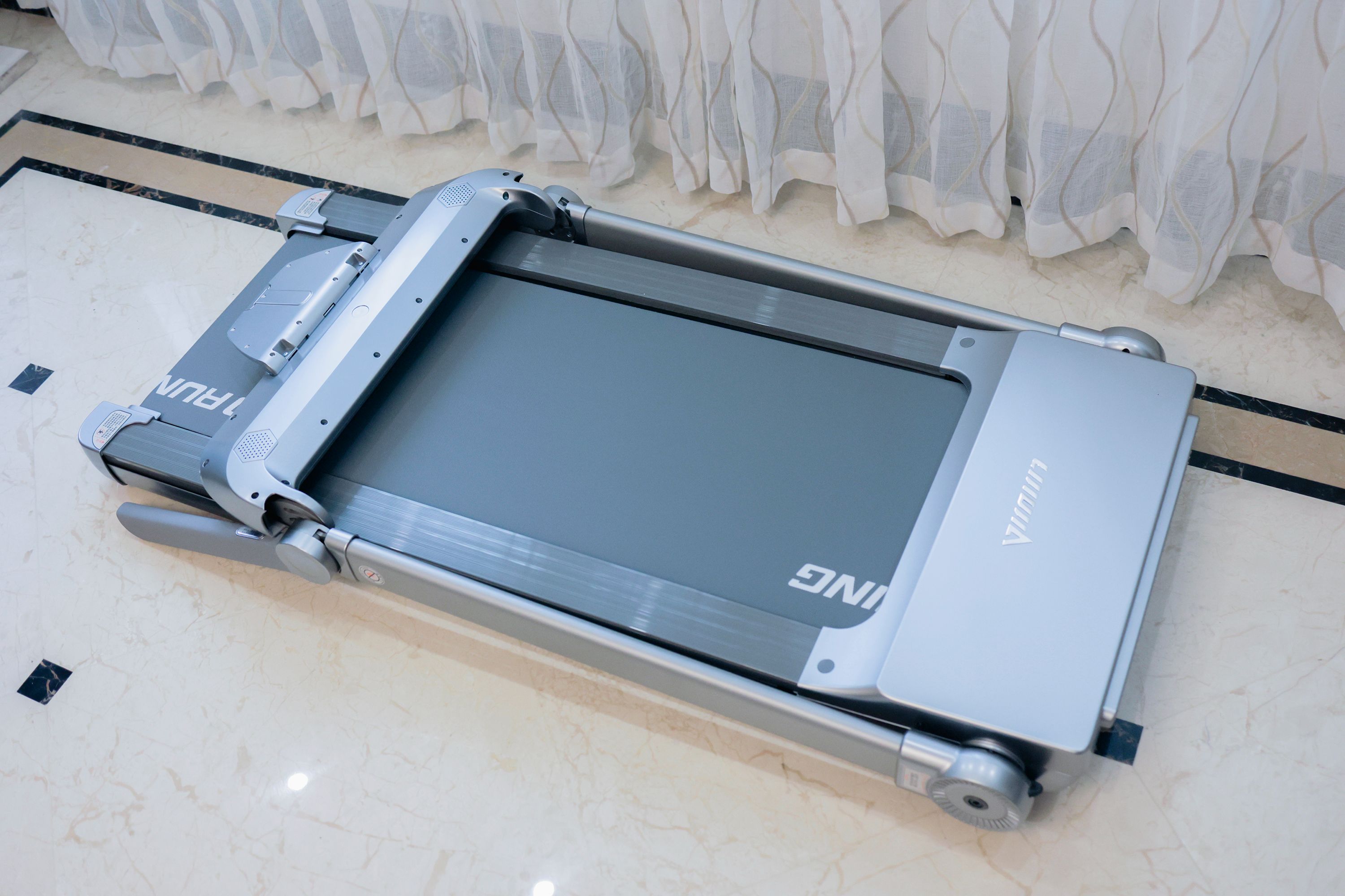 荣耀亲选磁悬浮减震跑步机免安装收纳设计_荣耀亲选磁悬浮减震跑步机品质做工分析_什么牌子的家用跑步机好