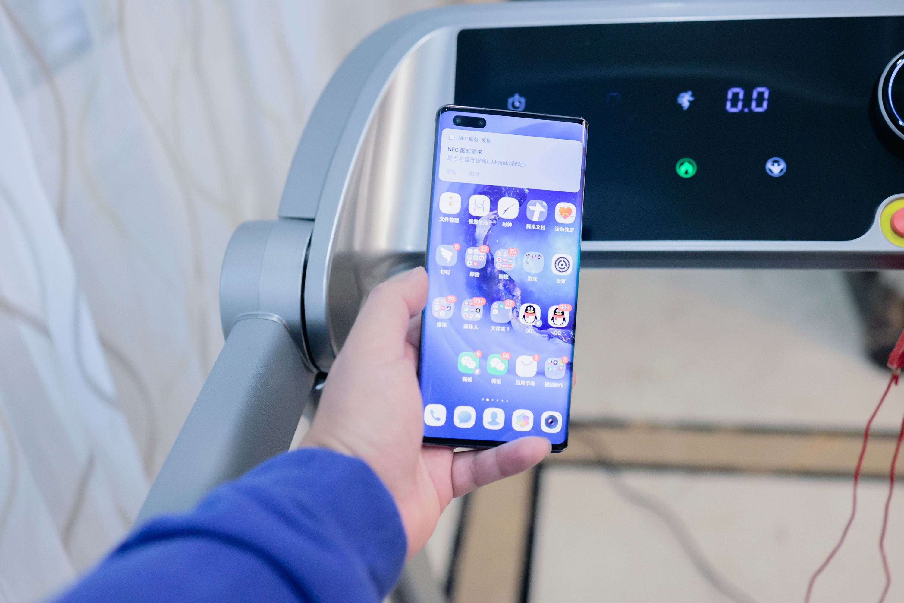 什么牌子的家用跑步机好_荣耀亲选磁悬浮减震跑步机免安装收纳设计_荣耀亲选磁悬浮减震跑步机品质做工分析