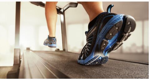 跑步机热身运动方法_初次使用跑步机锻炼注意事项_跑步机一小时速度安排