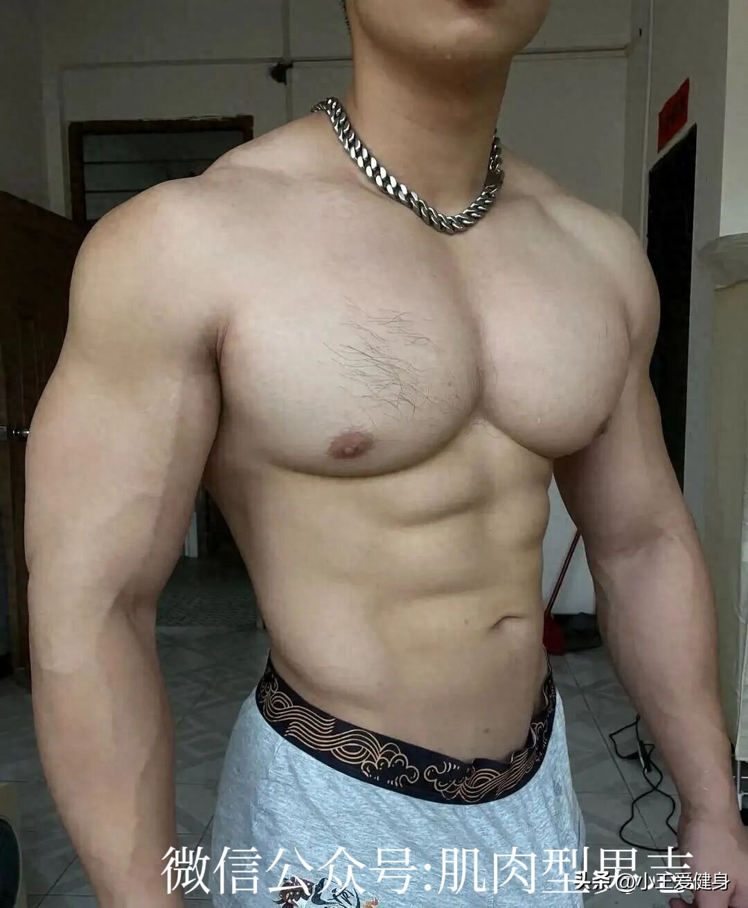 胸部训练计划5个动作_去健身房练胸肌都有哪些动作_孤立刺激胸肌内侧