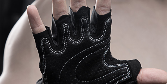 健身手套的作用_健身手套选购指南_运动防滑保护手套推荐