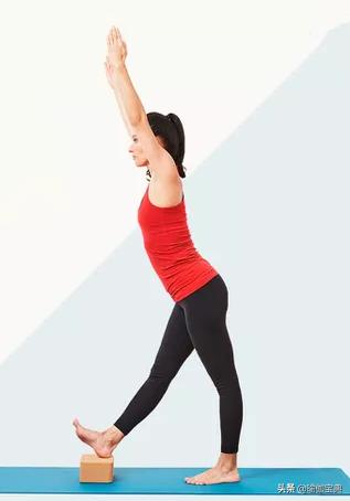 瑜伽缓解腿筋紧绷_瑜伽练习腿筋伸展_瑜伽拉力带锻炼方法