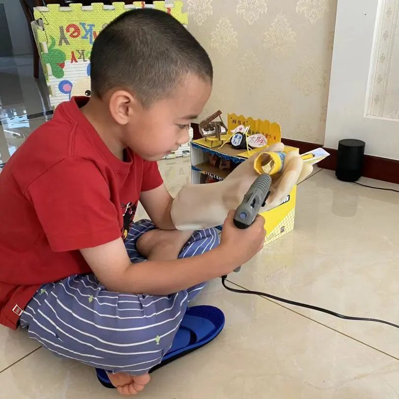 pg网赌软件下载 智慧学生 | 小手牵大手“疫”路前行 奇思妙想助飞翔