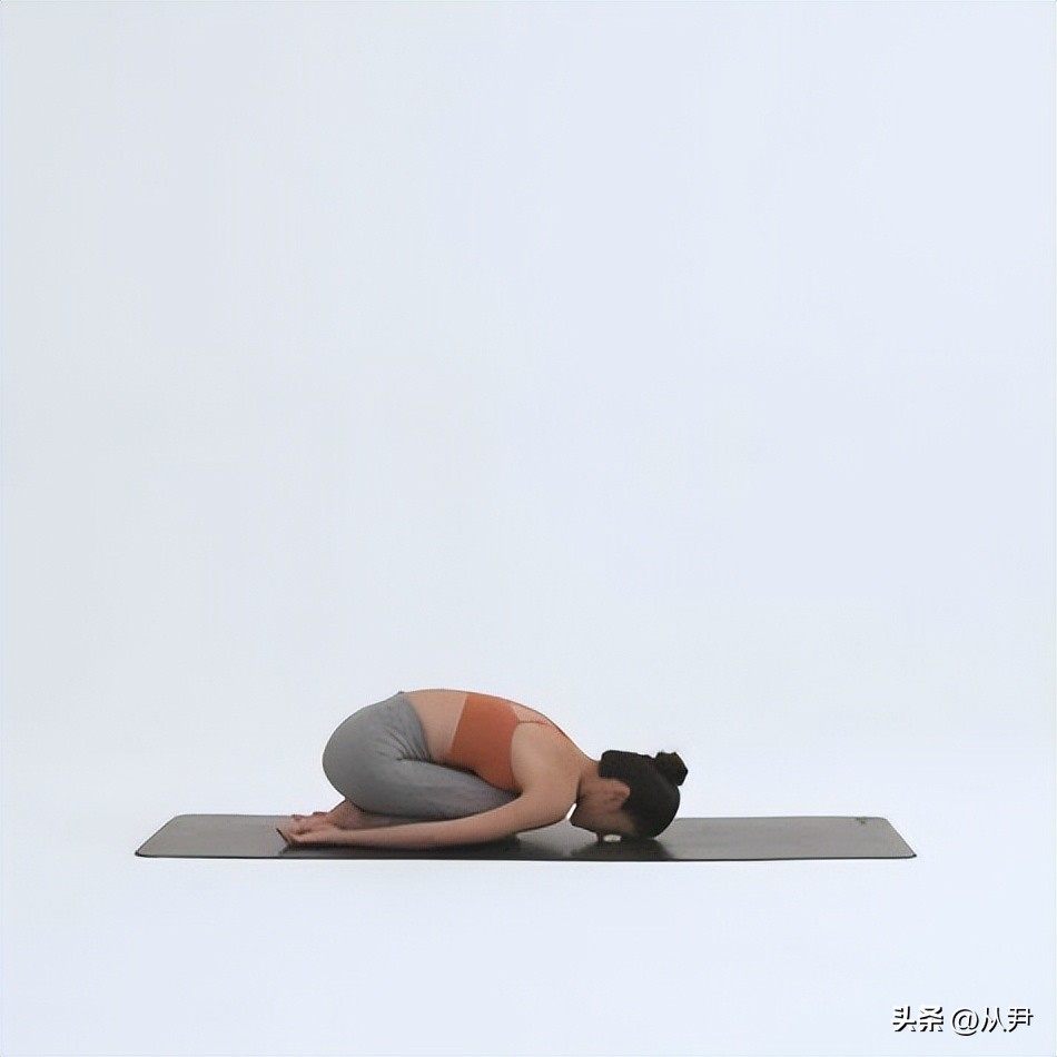 瑜伽拉力带锻炼方法_基础体式教学_瑜伽入门指南