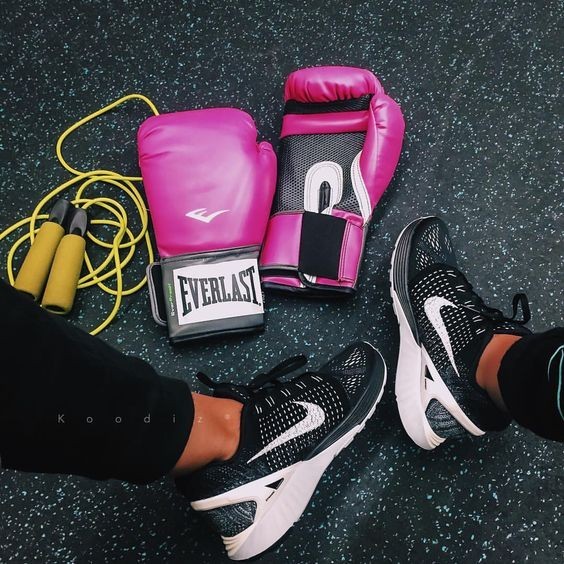 Everlast拳击手套价格_拳击手套品牌推荐_schiek健身手套