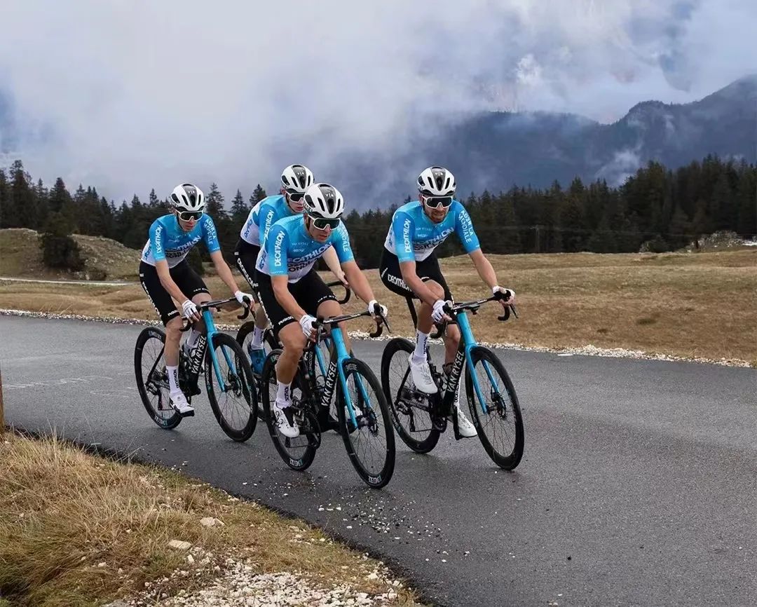 迪卡侬 健身手套_迪卡侬性价比产品 寒潮销售火爆 迪卡侬品牌形象提升