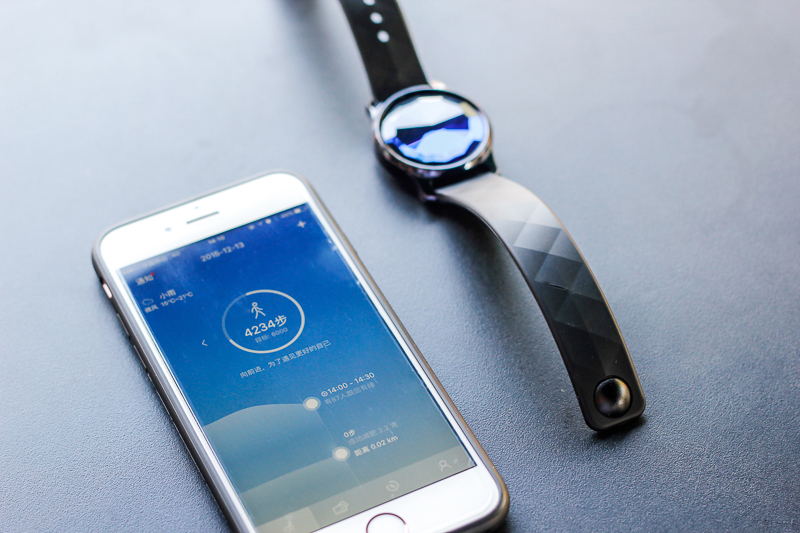 小朋友跑步运动简笔画_运动跑步的简笔画_运动跑步怎么画