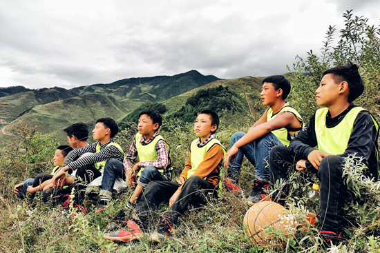 运动跑步怎么画_小朋友跑步运动简笔画_运动跑步的简笔画