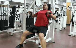 坐姿胸推机动作要领_坐姿推胸机可以训练胸肌_坐姿推胸机有用吗