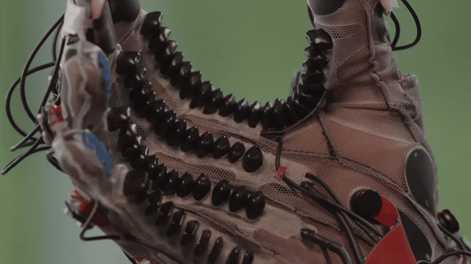 元宇宙触觉手套_运动健身手套_Meta现实实验室