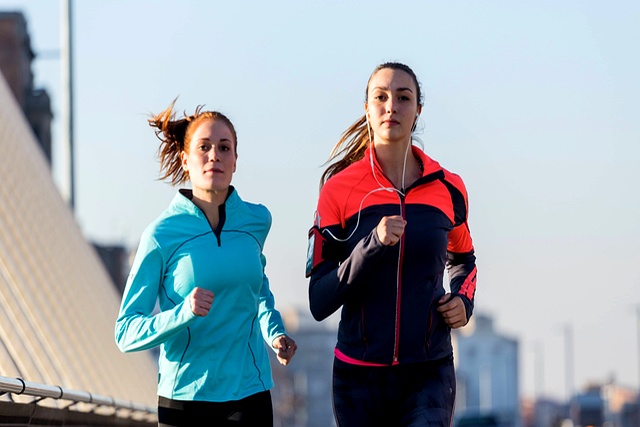 每天跑五公里腰围不掉的人_单单靠跑步可以减肚子_换运动顺序刮掉内脏脂肪