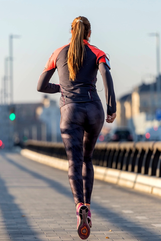 换运动顺序刮掉内脏脂肪_每天跑五公里腰围不掉的人_单单靠跑步可以减肚子