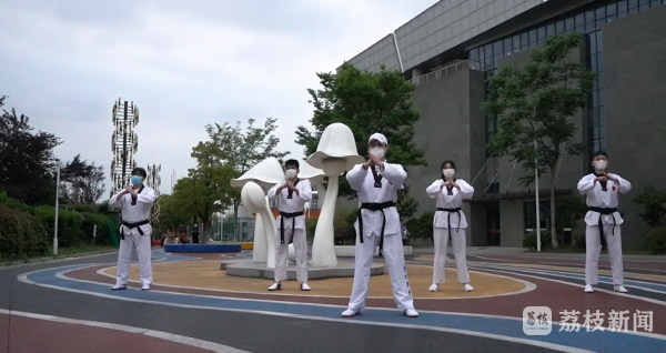 广场舞有氧健身操二套_有氧广场舞健身操视频_广场操舞套健身氧有什么作用